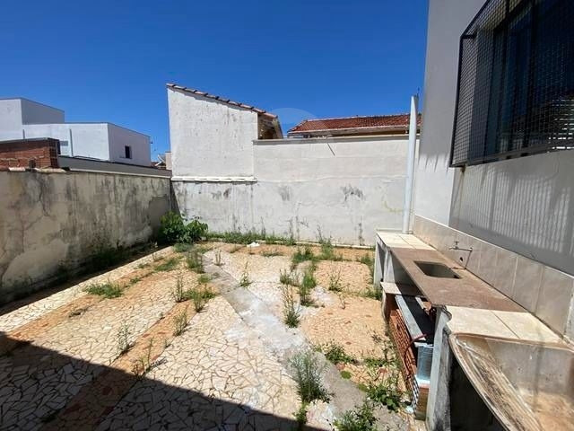Casa com 2 Quartos e 2 vagas para Locação, 100 m² por R$ 2.600,00