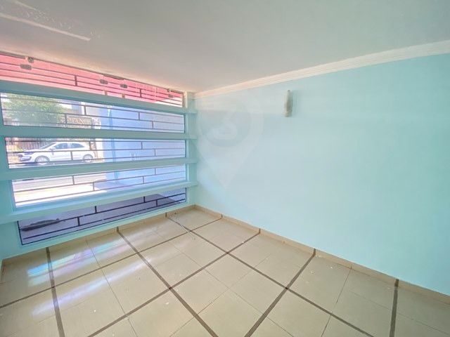 Casa com 2 Quartos e 2 vagas para Locação, 100 m² por R$ 2.600,00