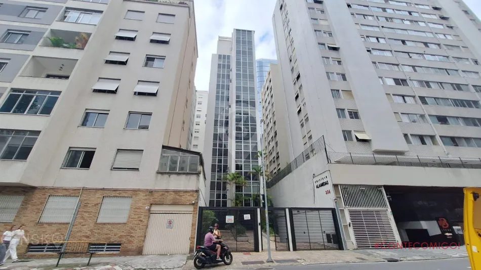 Sala Comercial com 2 Salas e 1 vaga à Venda, 72 m² por R$ 650.000,00
