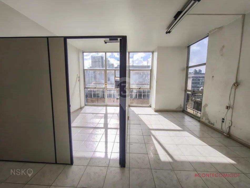 Sala Comercial com 1 Sala à Venda, 4.100 m² por R$ 500,00