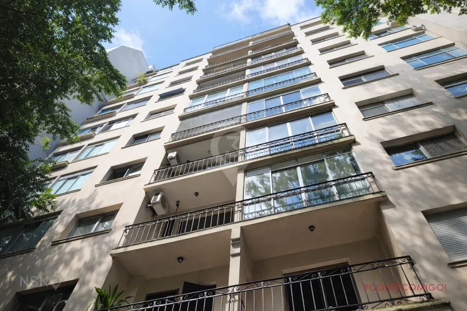 Apartamento com 2 Quartos e 1 vaga à Venda, 160 m² por R$ 1.297.900,00