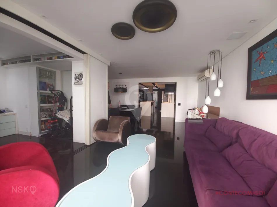 Apartamento com 3 Quartos e 2 vagas à Venda, 150 m² por R$ 2.500.000,00