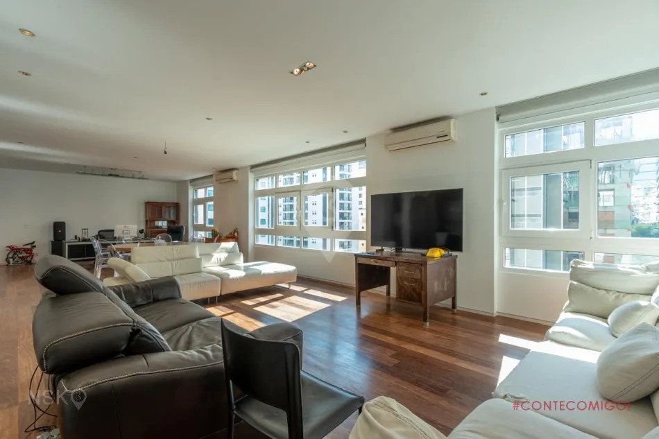 Apartamento com 3 Quartos e 1 vaga à Venda, 239 m² por R$ 3.100.000,00