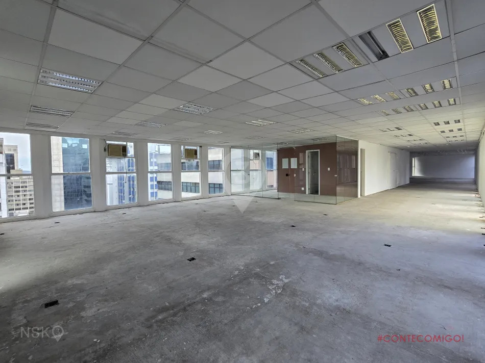 Sala Comercial com 3 Salas e 2 vagas à Venda, 270 m² por R$ 1.490.000,00