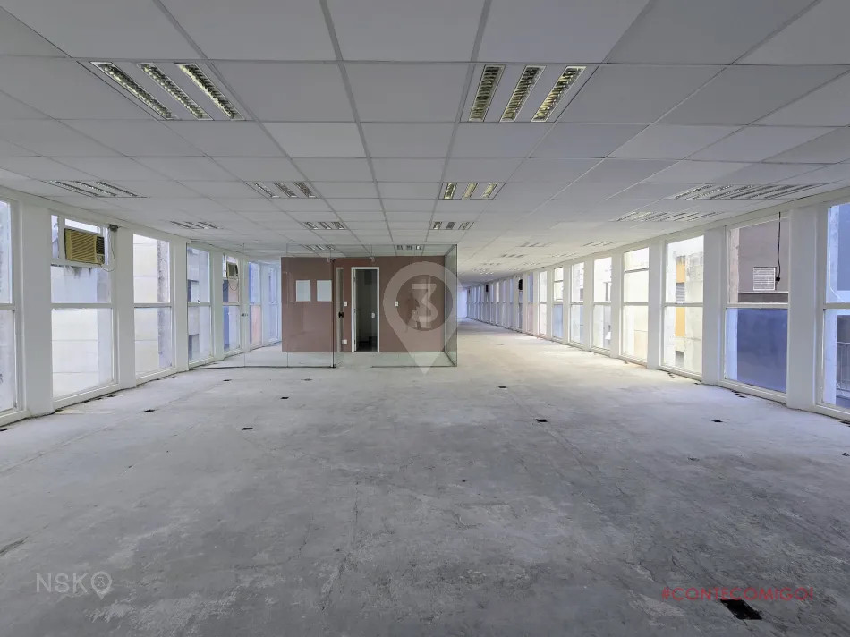 Sala Comercial com 3 Salas e 2 vagas à Venda, 270 m² por R$ 1.499.900,00