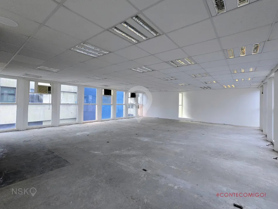 Sala Comercial com 2 Salas e 1 vaga à Venda, 135 m² por R$ 745.000,00