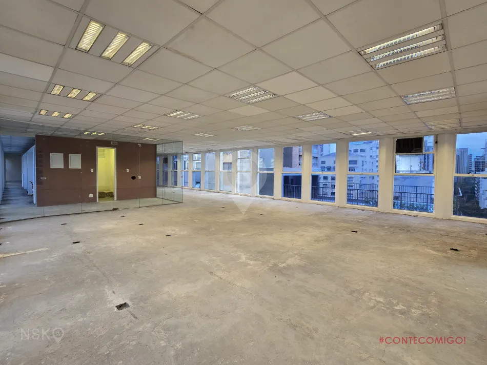 Sala Comercial com 2 Salas e 1 vaga à Venda, 135 m² por R$ 744.900,00