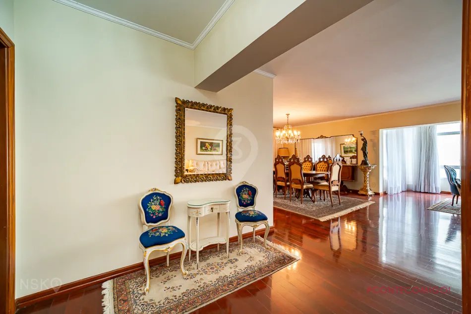 Apartamento com 4 Quartos e 2 vagas à Venda, 215 m² por R$ 2.099.000,00