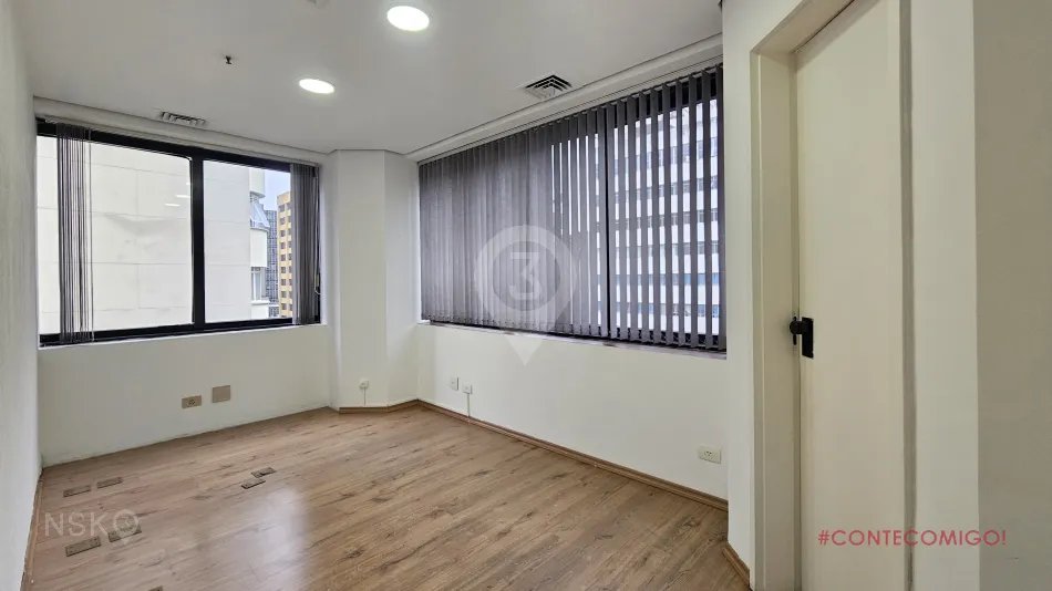 Sala Comercial com 2 Salas e 2 vagas à Venda, 65 m² por R$ 395.000,00