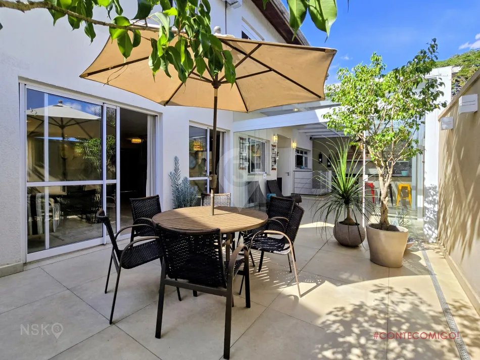 Casa com 4 Quartos e 6 vagas à Venda, 470 m² por R$ 3.800.000,00