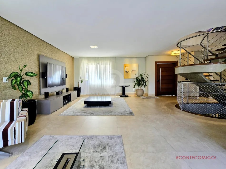 Casa com 4 Quartos e 6 vagas à Venda, 470 m² por R$ 3.790.000,00