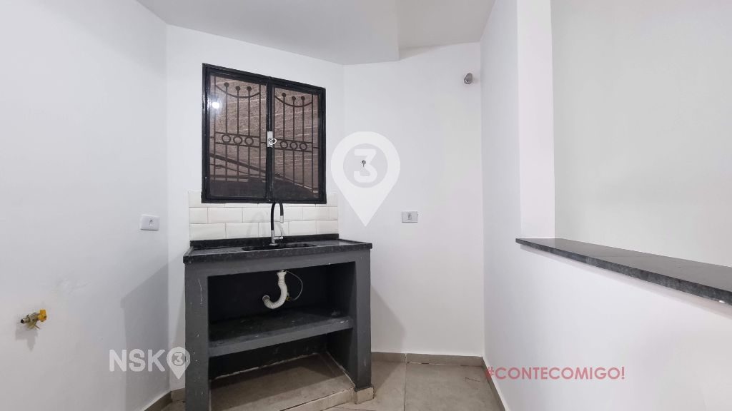 Casa em Condomínio para alugar 50m²  - 2 Quartos - Quintal - Vaga Demarcada - Cod 45157