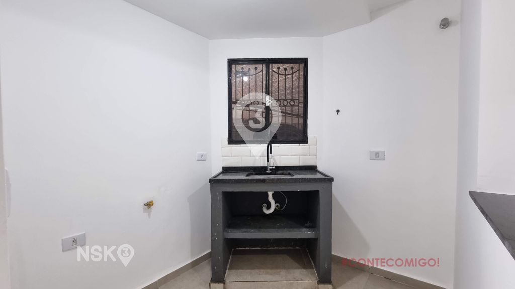 Casa em Condomínio para alugar 50m²  - 2 Quartos - Quintal - Vaga Demarcada - Cod 45157